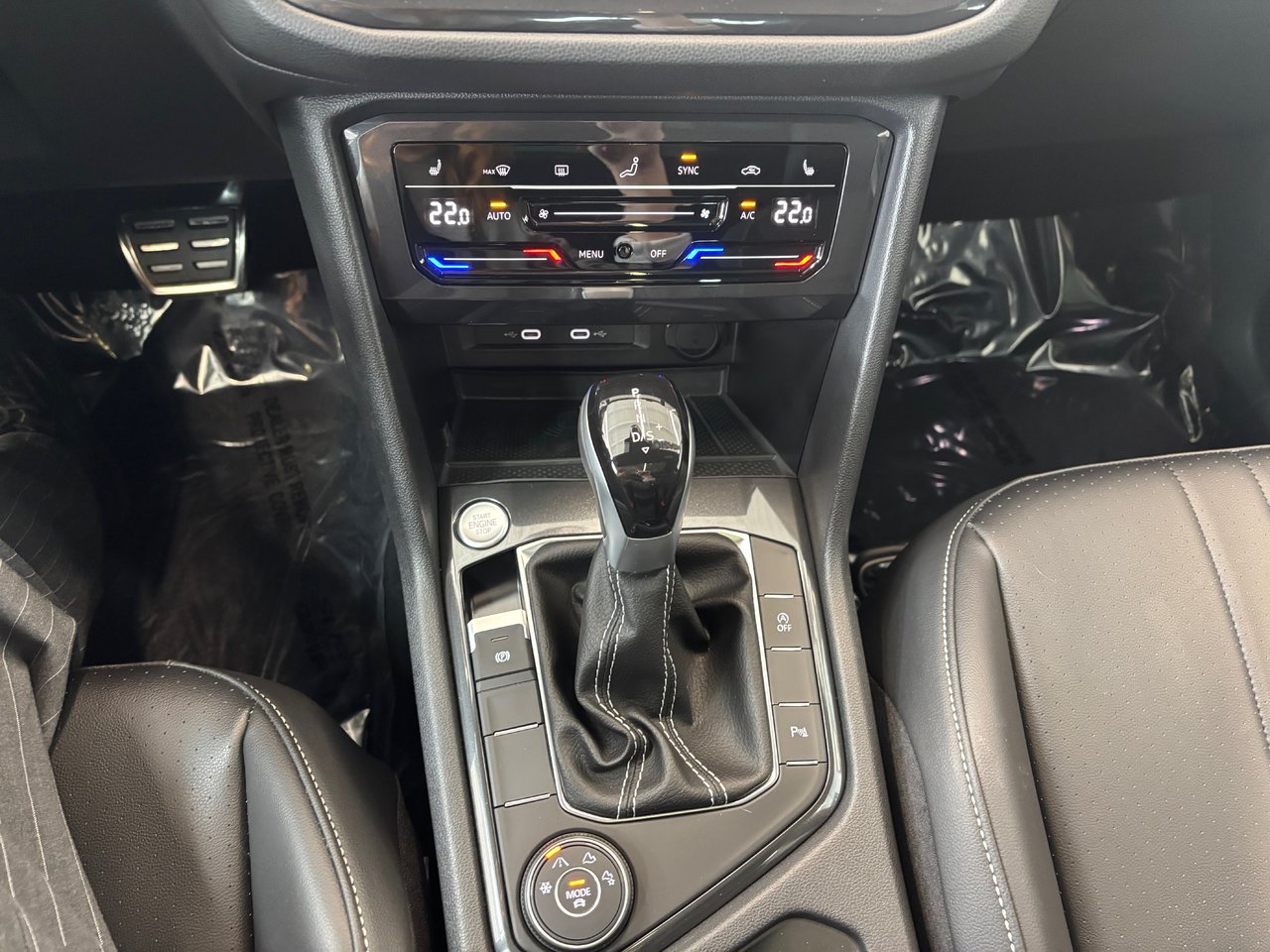 Volkswagen Tiguan Comfortline R-Line Black Edition 2024 COMME UN NEUF MAIS A UN PRIX USAGÉ