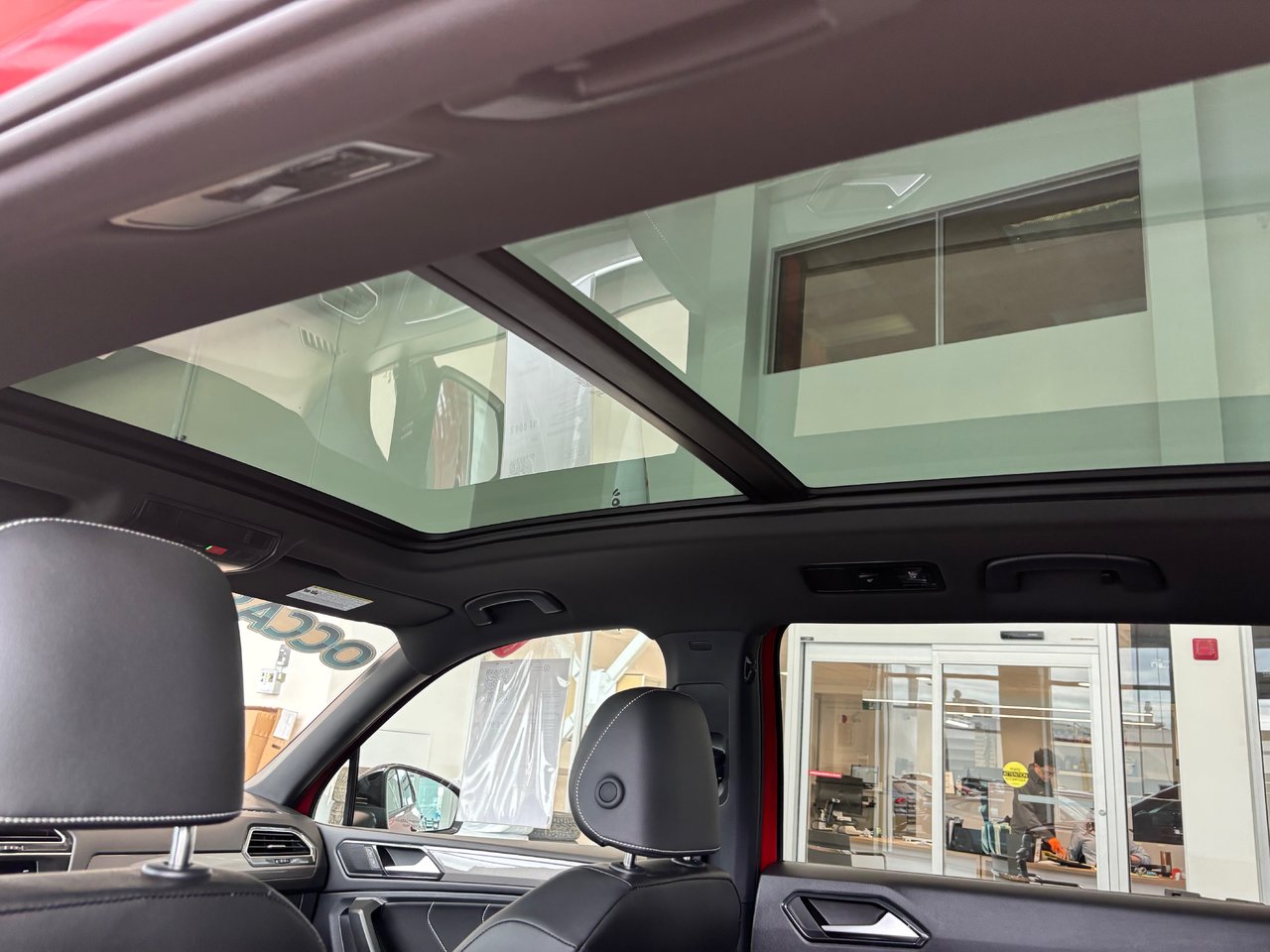 Volkswagen Tiguan COMFORTLINE R-LINE ÉDITION NOIRE 2024 PRESQUE NEUF AU PRIX D'UN USAGÉ