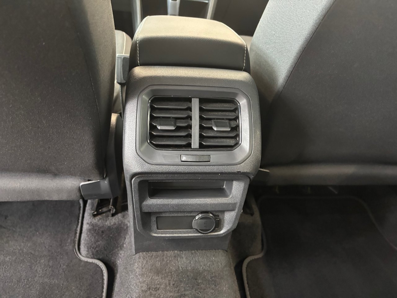 Volkswagen Tiguan Trendline 7 PASSAGERS 4MOTION CARPLAY 2024 7 PASSAGERS