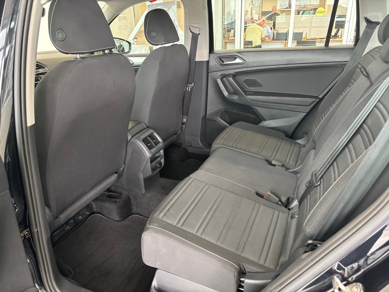 Volkswagen Tiguan Trendline 4MOTION CARPLAY SIÈGES CHAUFFANT 2024 A PARTIR DE 4.69%