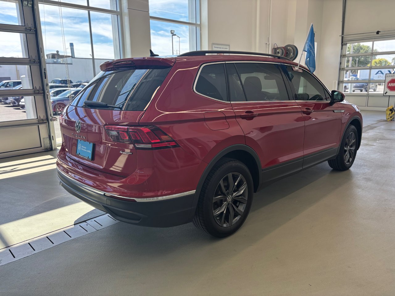 Volkswagen Tiguan Comfortline TOIT PANO SIEGES CHAUFFANT DÉMARREUR 2024 A PARTIR DE 4.39%