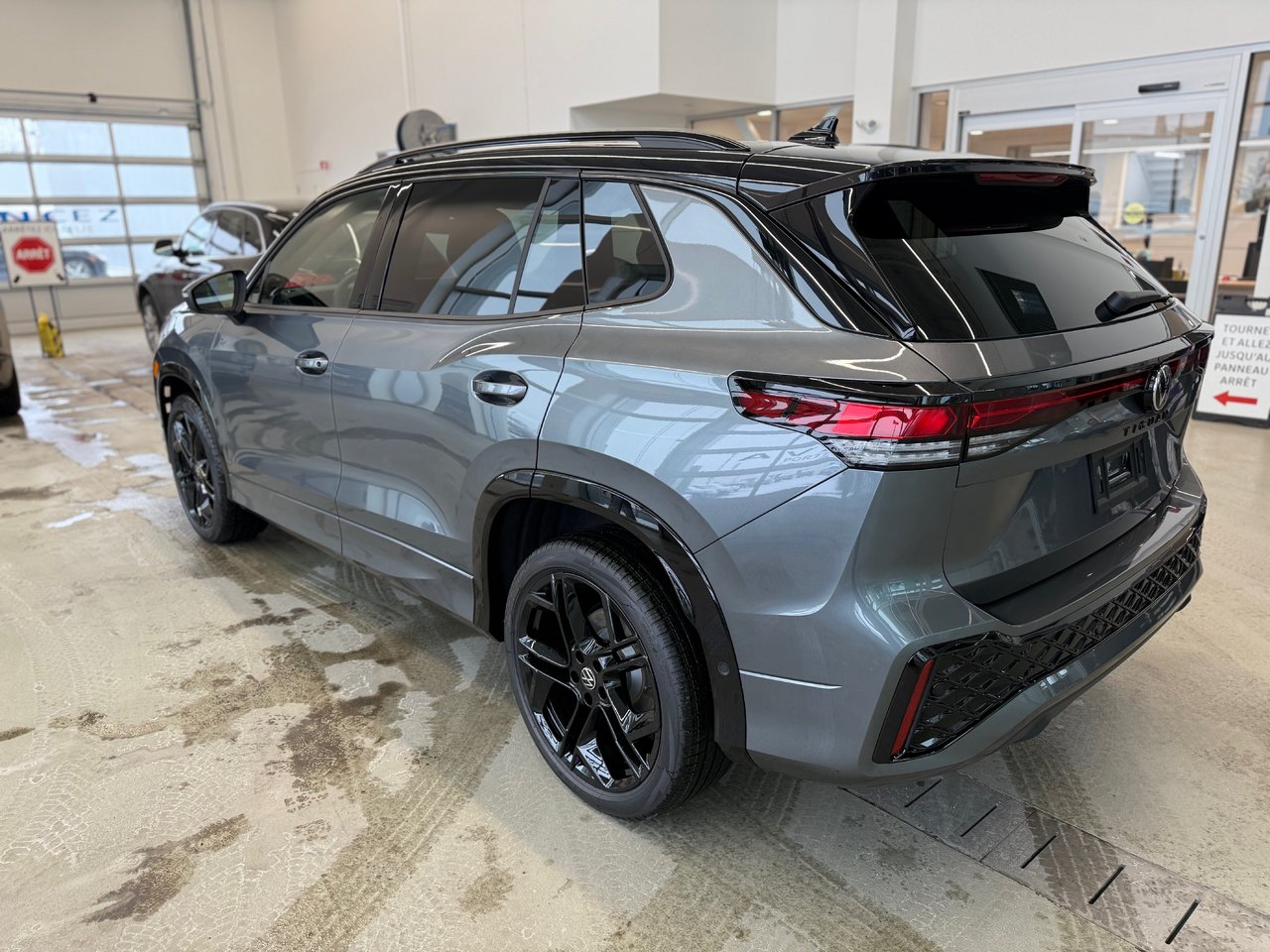 2026 Volkswagen Tiguan Comfortline R-Line Black Edition DEMO SPECIAL