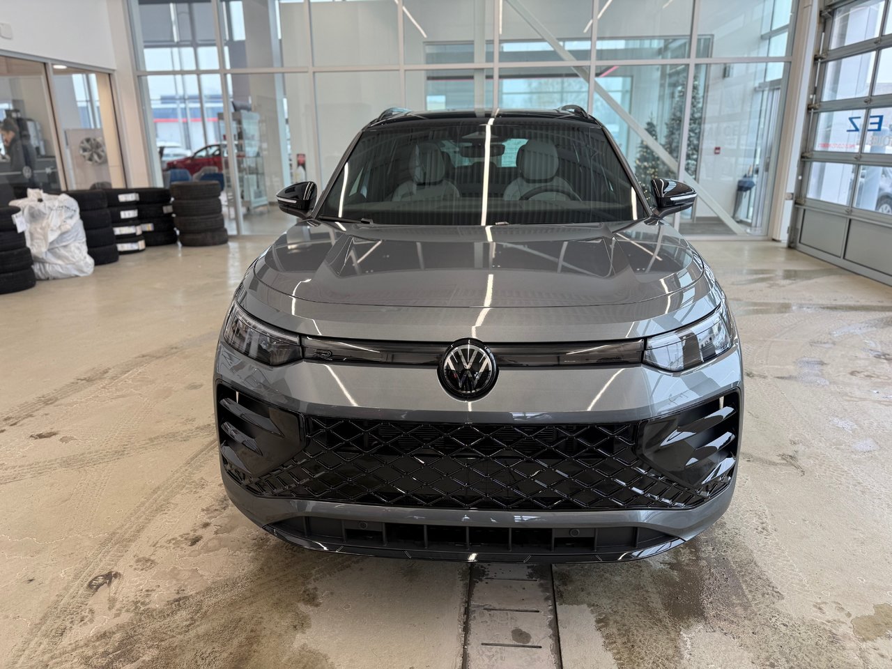 2026 Volkswagen Tiguan Comfortline R-Line Black Edition DEMO SPECIAL