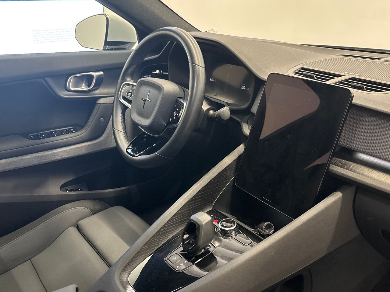 Polestar 2 BASE 2022-9