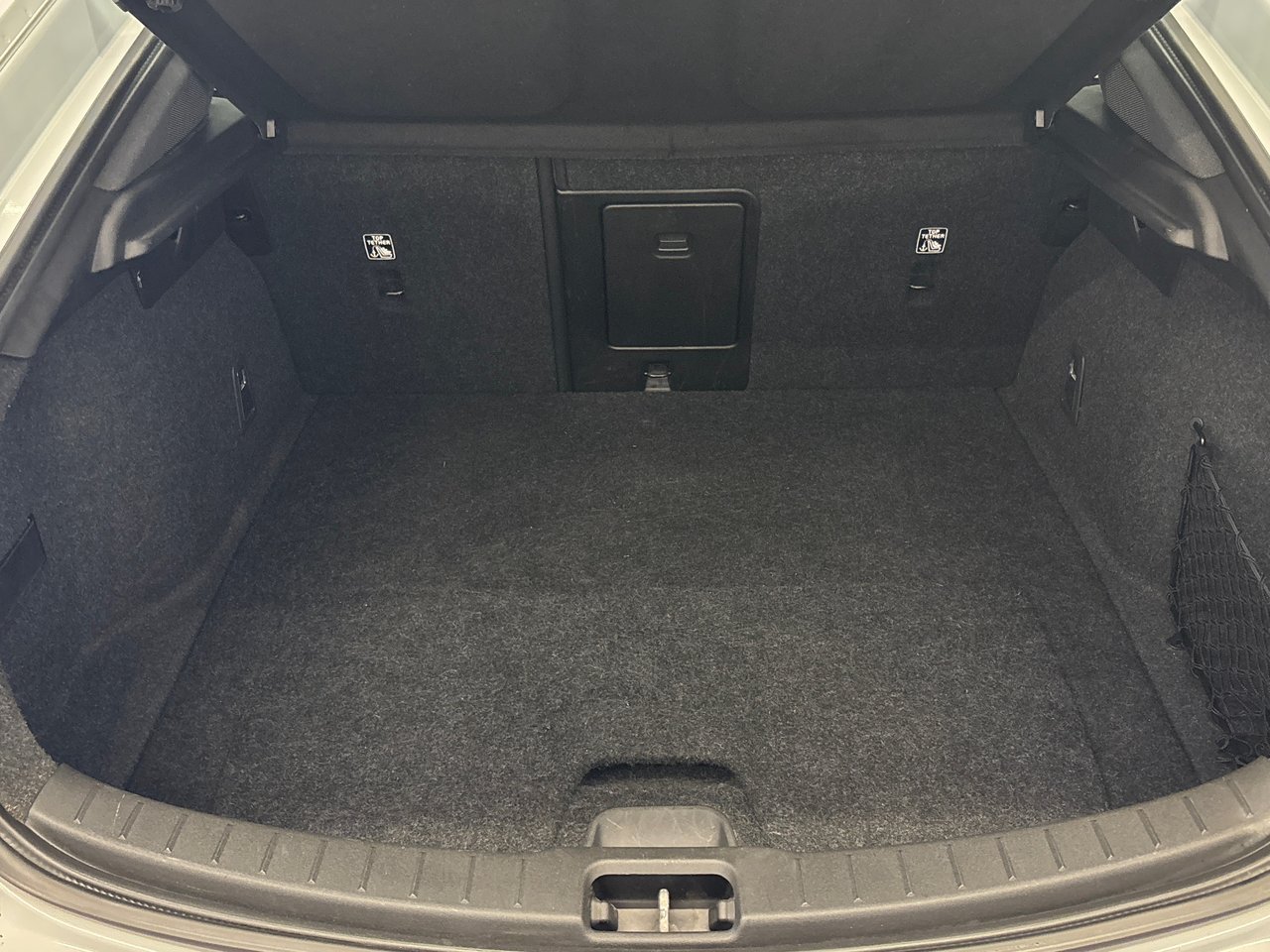 Polestar 2 BASE 2022-17