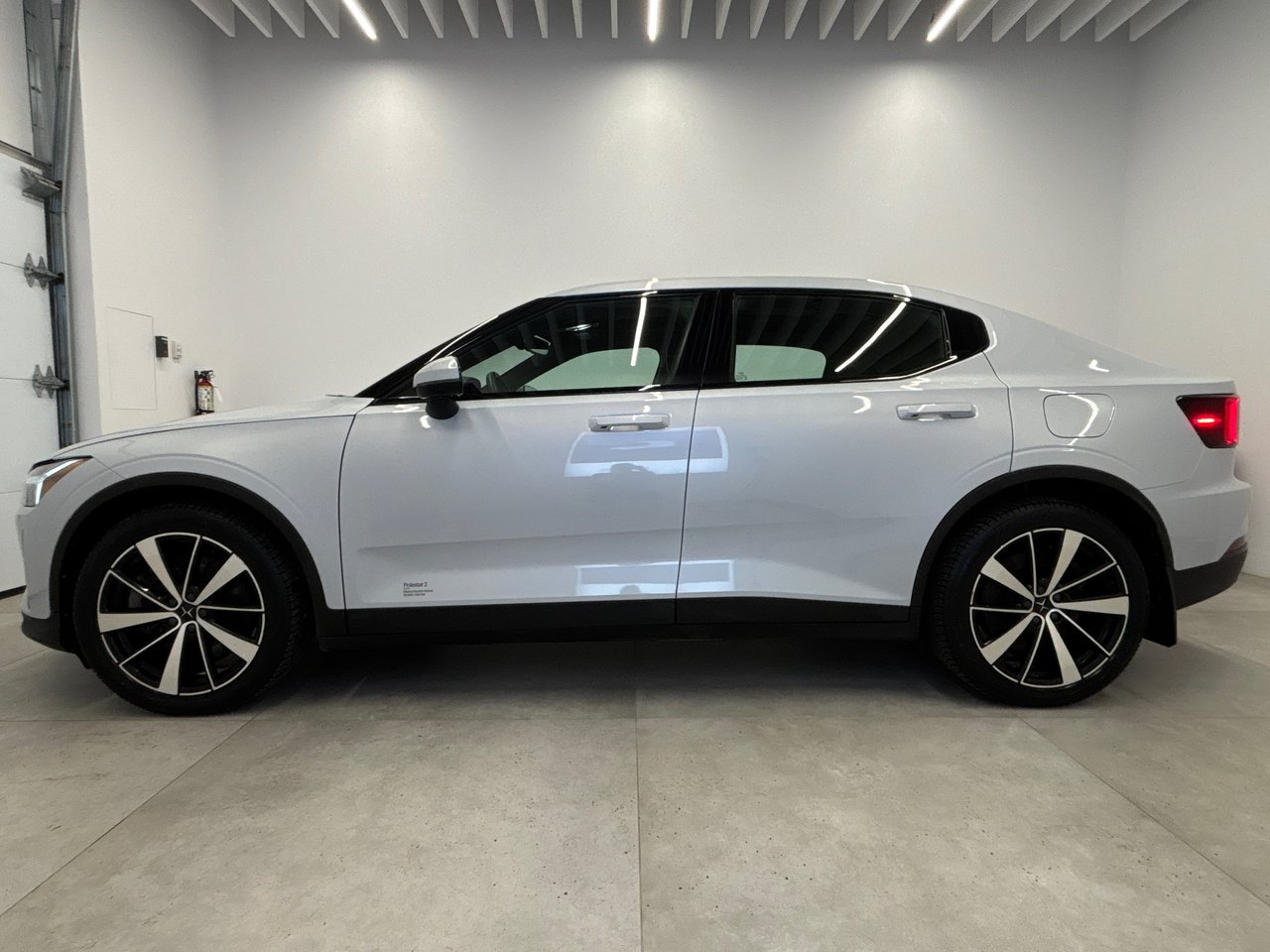 Polestar 2 BASE 2022-16