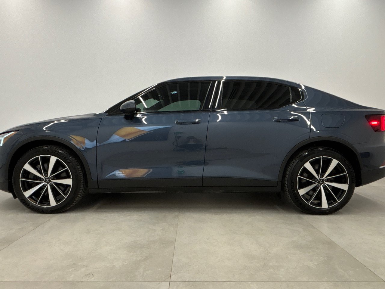 2022 Polestar 2 BASE-9
