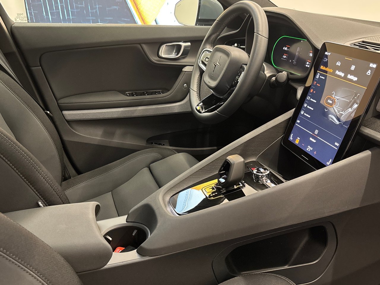 2024 Polestar 2 Plus-9