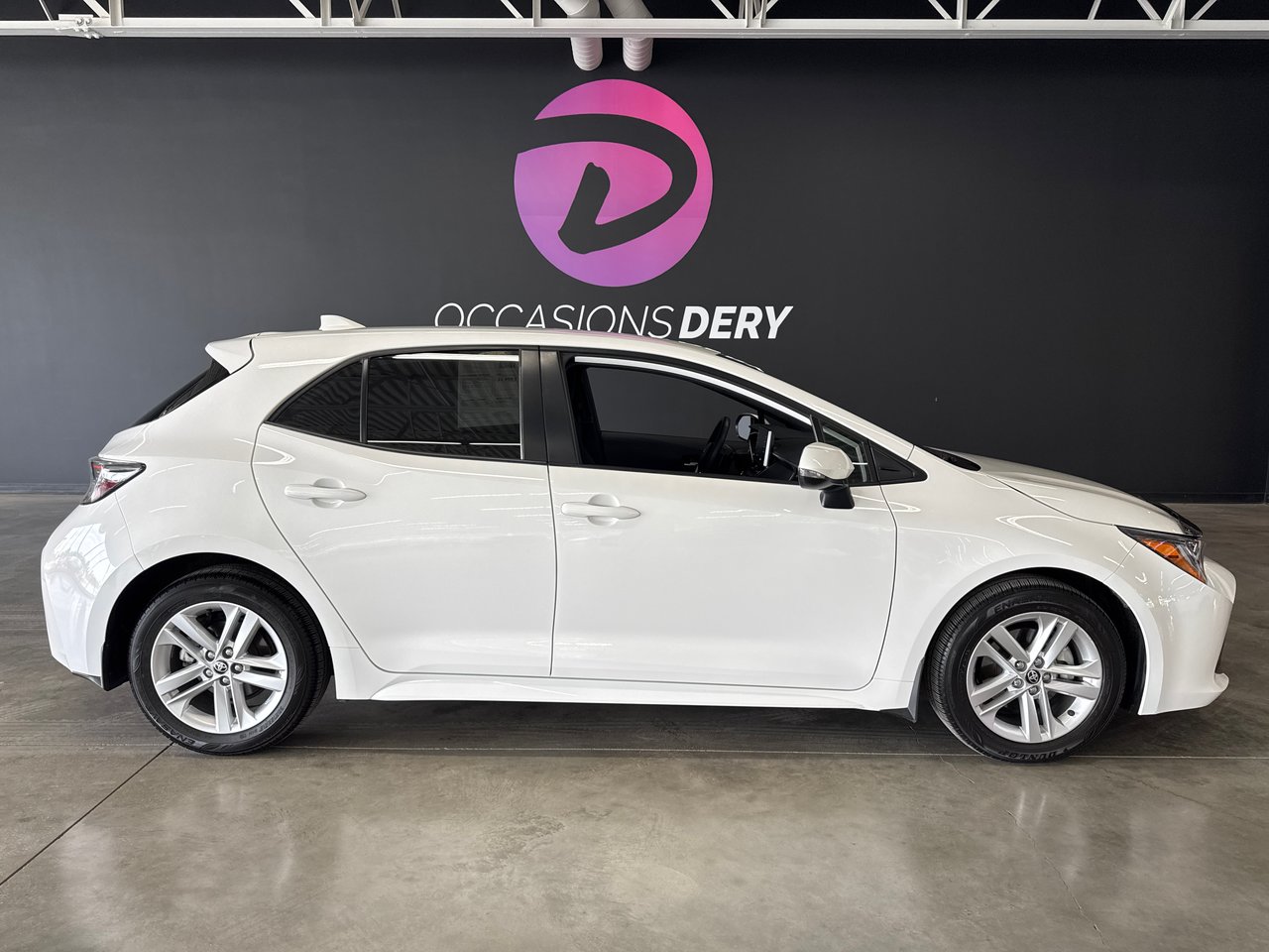 White 2021 Toyota Corolla Hatchback Hatchback Automatic