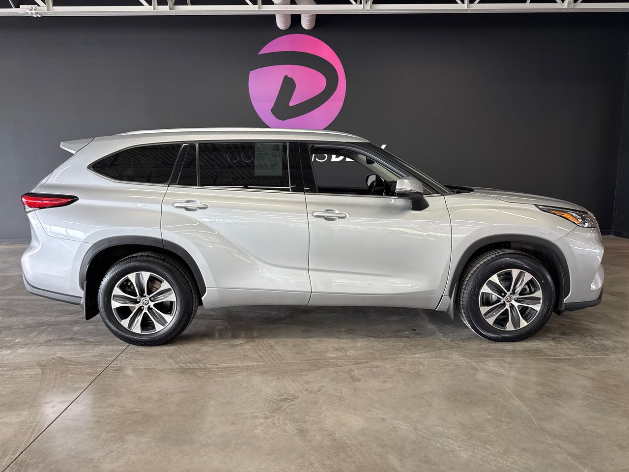 Silver 2021 Toyota Highlander SUV / Crossover All-Wheel Drive Automatic