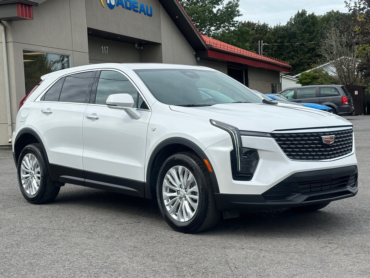  2024 Cadillac XT4 Luxury FWD   