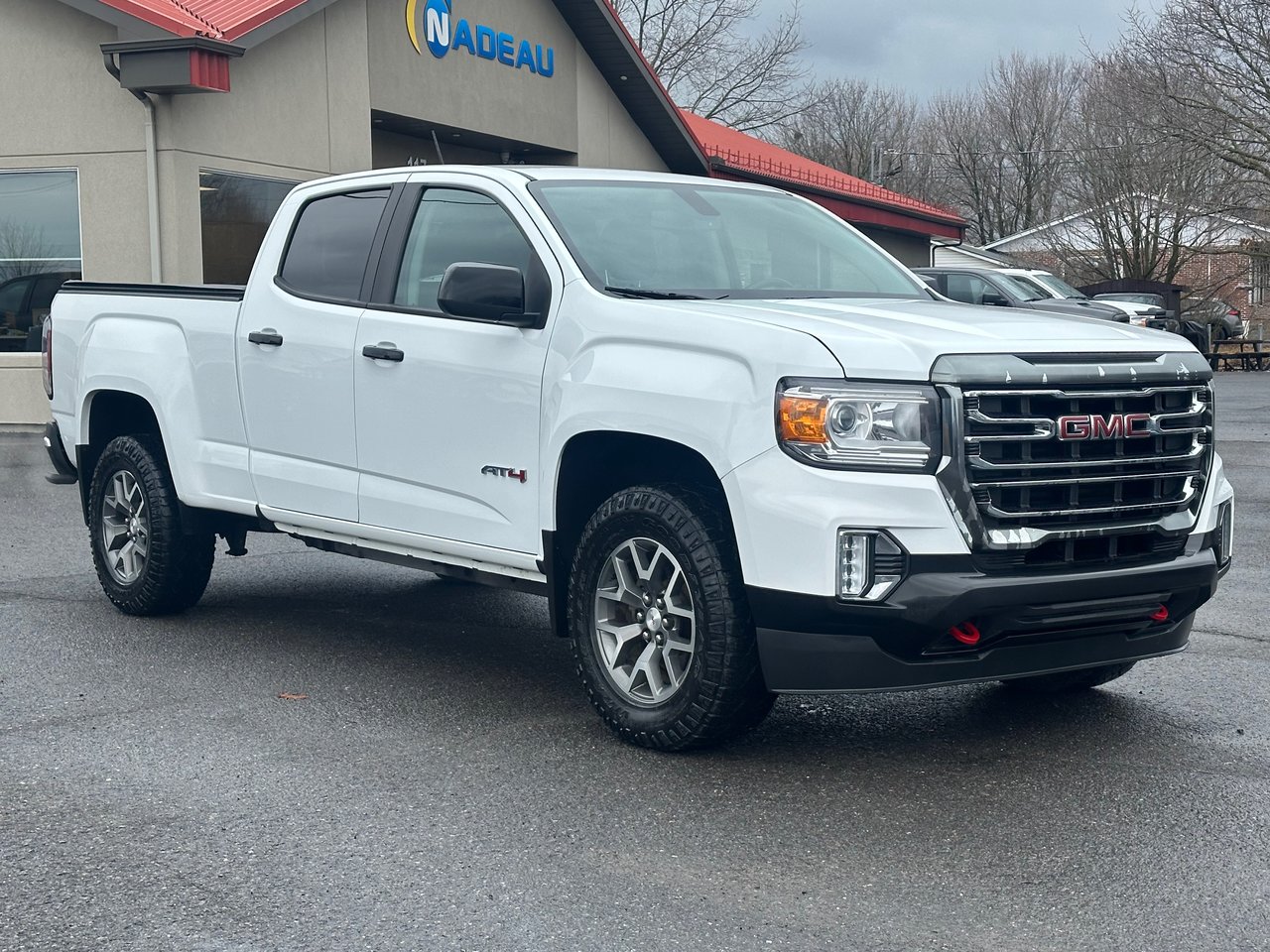 2022 GMC Canyon AT4 Crew Cab 4WD with Cloth