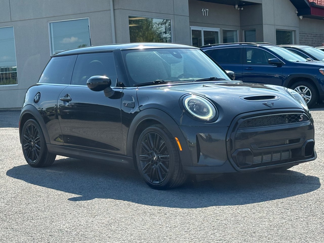 Black 2023 MINI Cooper Hatchback Front-Wheel Drive Automatic