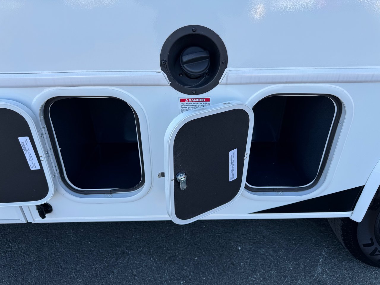 Chevrolet Express Commercial Cutaway CLASSE C JAYCO REDHAWK SE 22C 2022-14