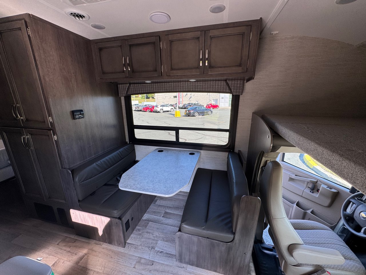 Chevrolet Express Commercial Cutaway CLASSE C JAYCO REDHAWK SE 22C 2022-24