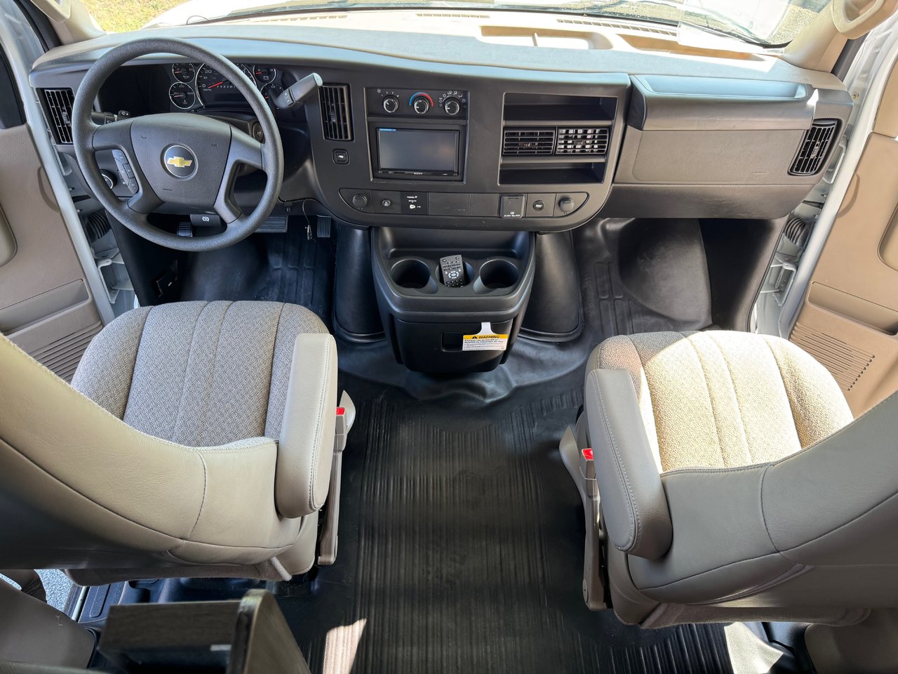 Chevrolet Express Commercial Cutaway CLASSE C JAYCO REDHAWK SE 22C 2022-20