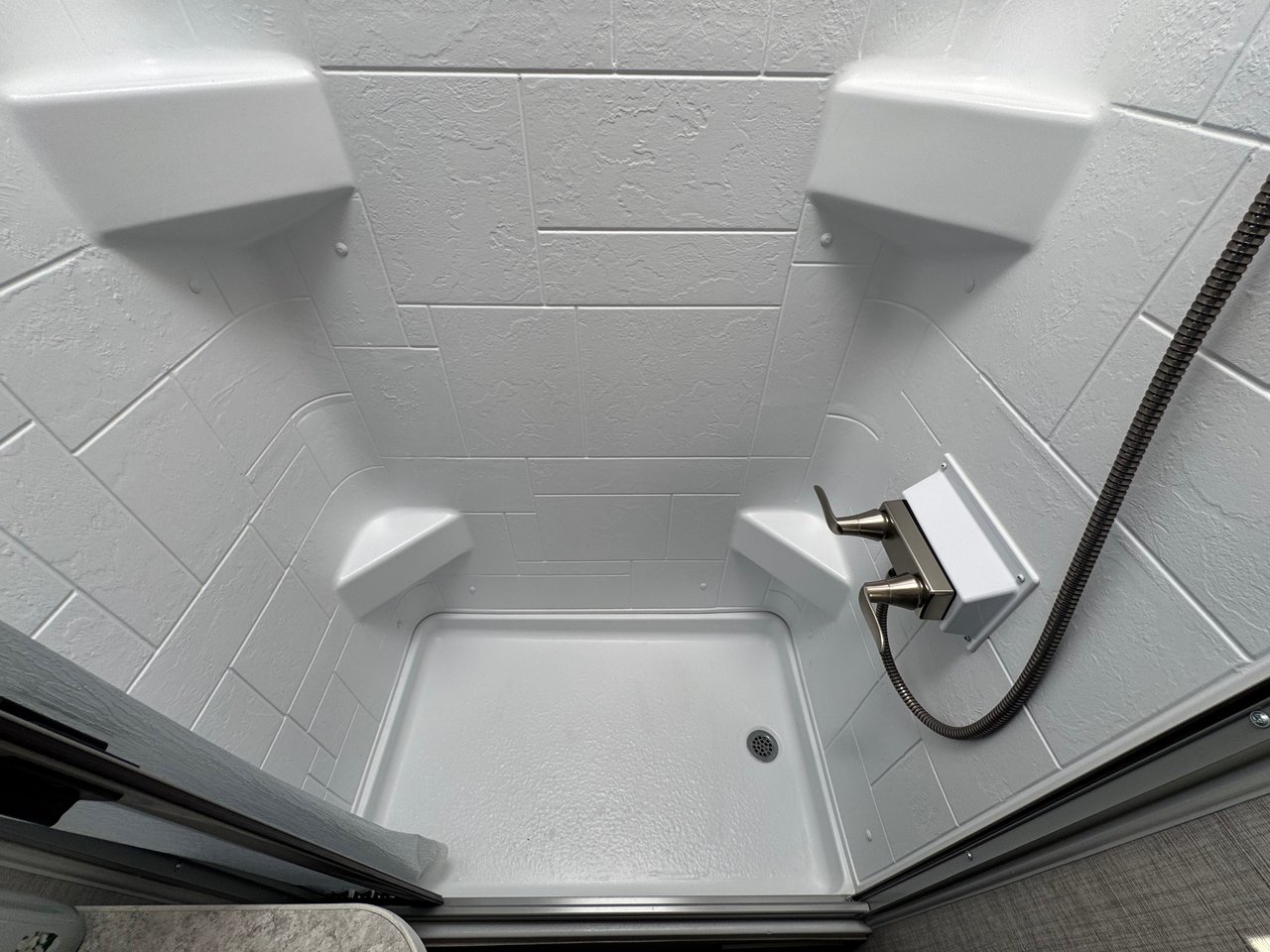 Chevrolet Express Commercial Cutaway CLASSE C JAYCO REDHAWK SE 22C 2022-34