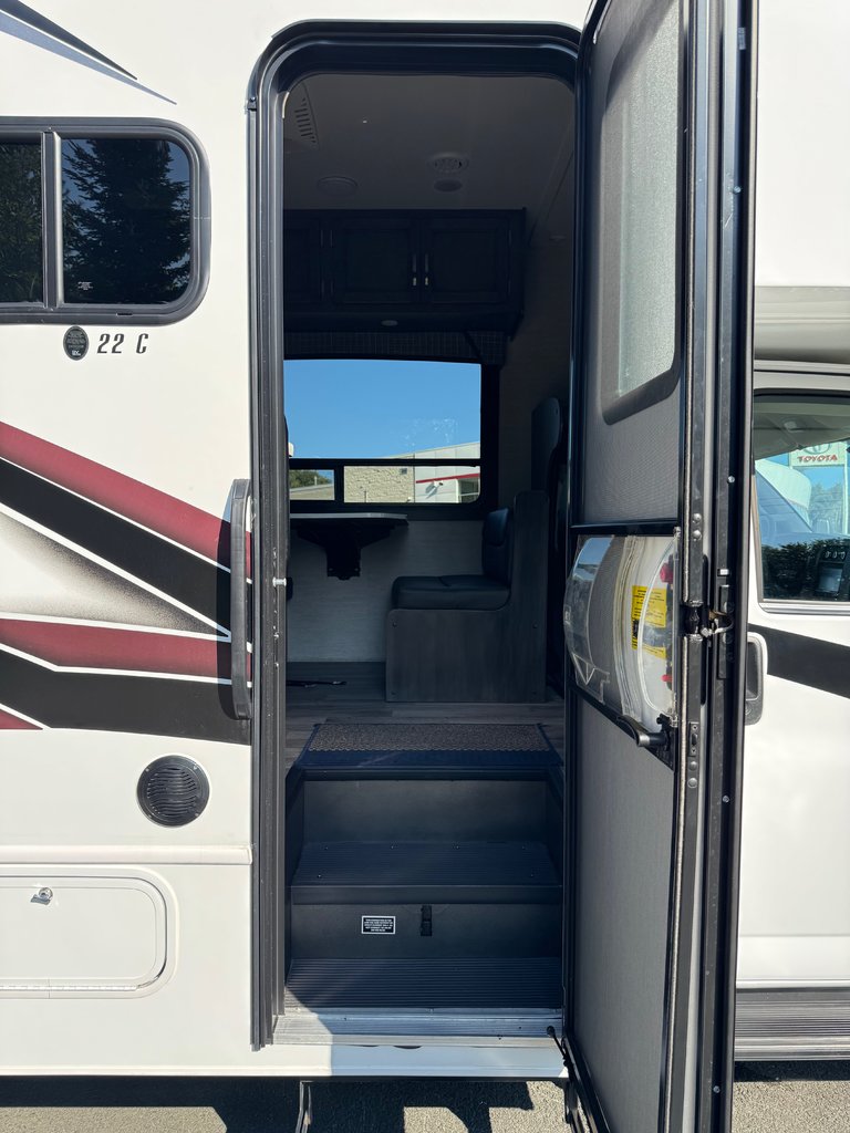 Chevrolet Express Commercial Cutaway CLASSE C JAYCO REDHAWK SE 22C 2022-21