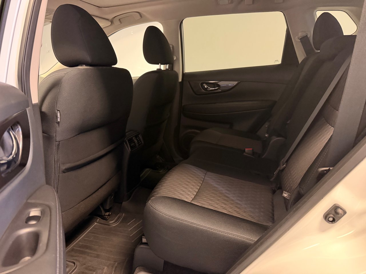 Nissan Rogue SV *BAS KILOMÉTRAGE + TRÈS BEAU VÉHICULE** 2019-19