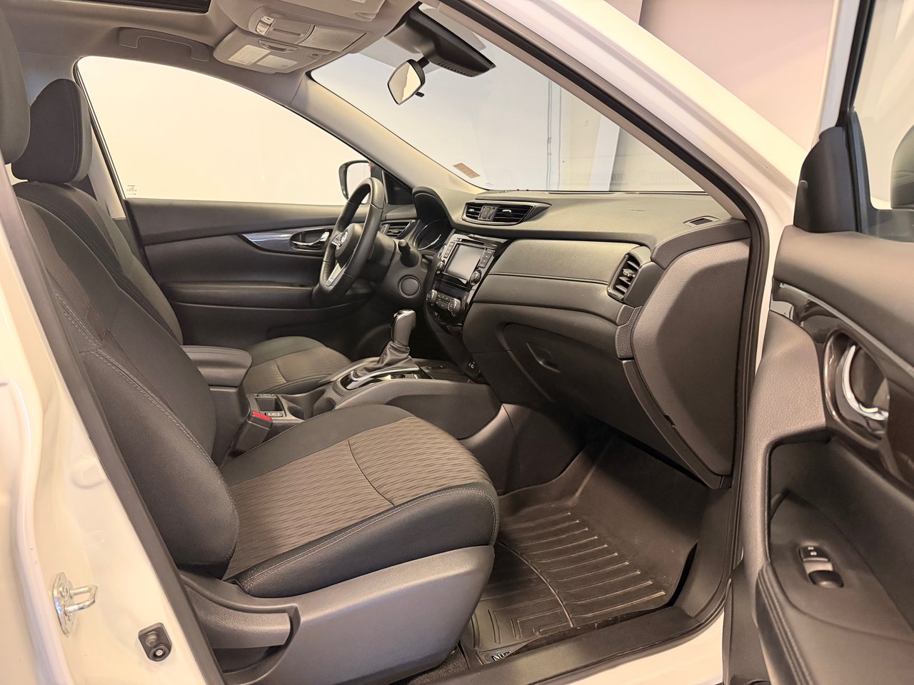 Nissan Rogue SV *BAS KILOMÉTRAGE + TRÈS BEAU VÉHICULE** 2019-22