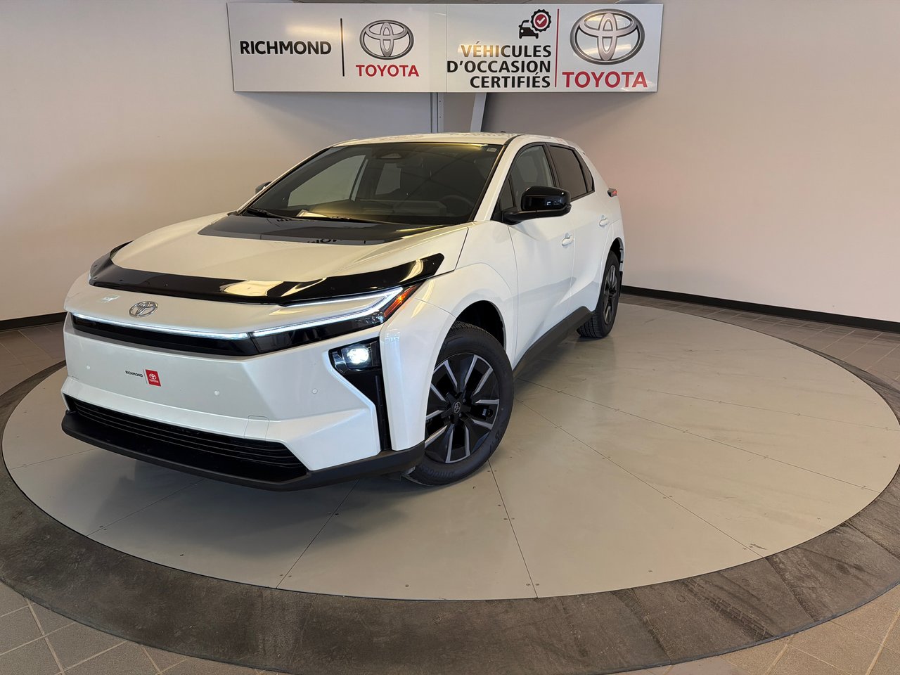 2026 Toyota bZ XLE FWD *DÉMONSTRATEUR*-0
