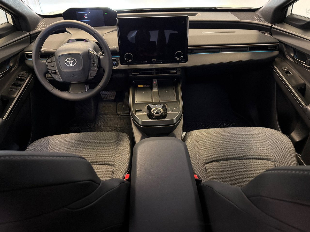 2026 Toyota bZ XLE FWD *DÉMONSTRATEUR*-13