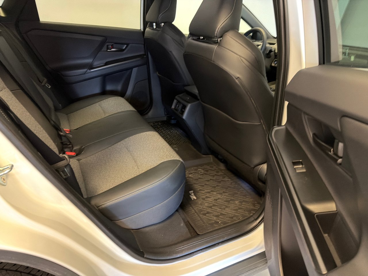 2026 Toyota bZ XLE FWD *DÉMONSTRATEUR*-17