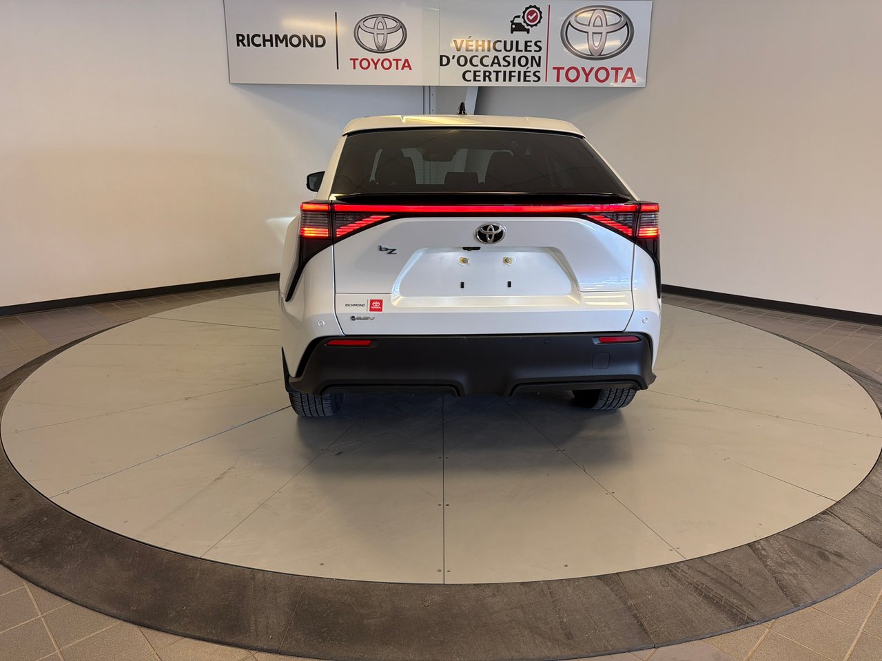 2026 Toyota bZ XLE FWD *DÉMONSTRATEUR*-6