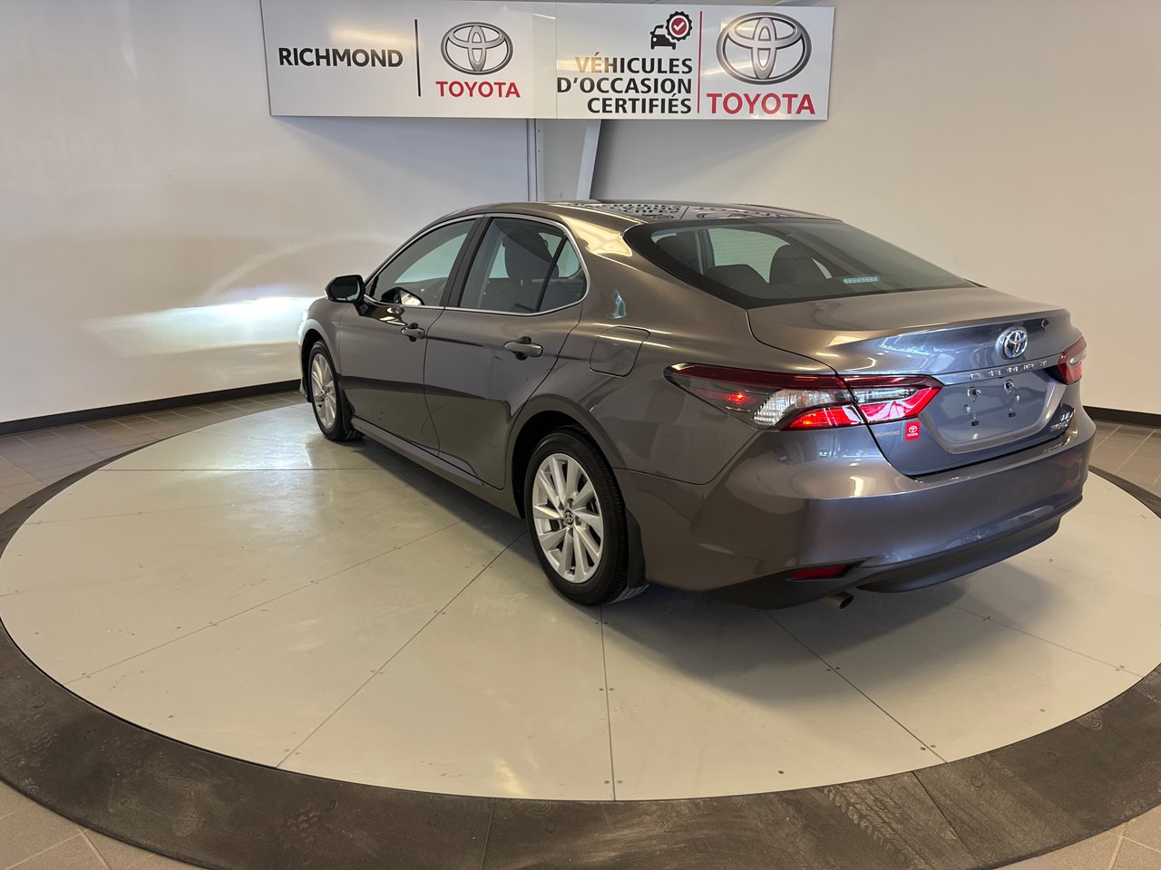 2023 Toyota Camry Hybrid LE *TRÈS BEAU VÉHICULE*-5