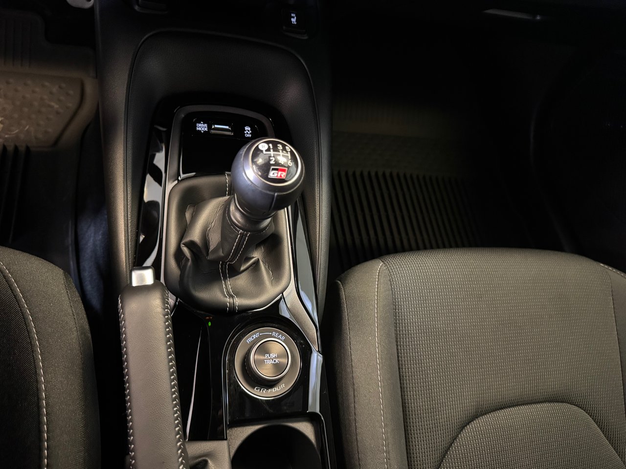 Toyota GR Corolla STANDARD PACKAGE 2024-24