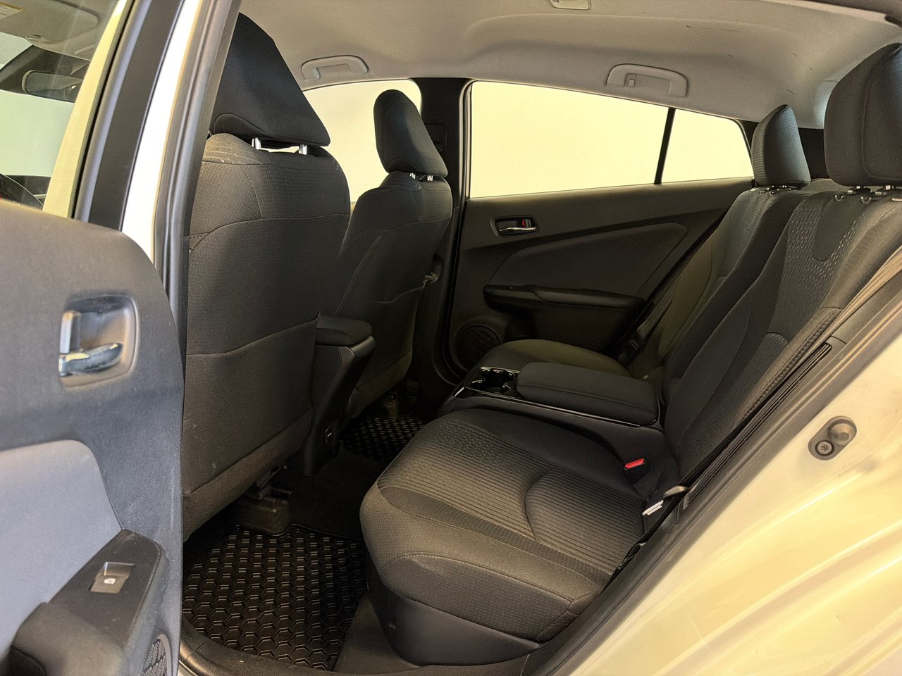 2017 Toyota Prius Prime-15
