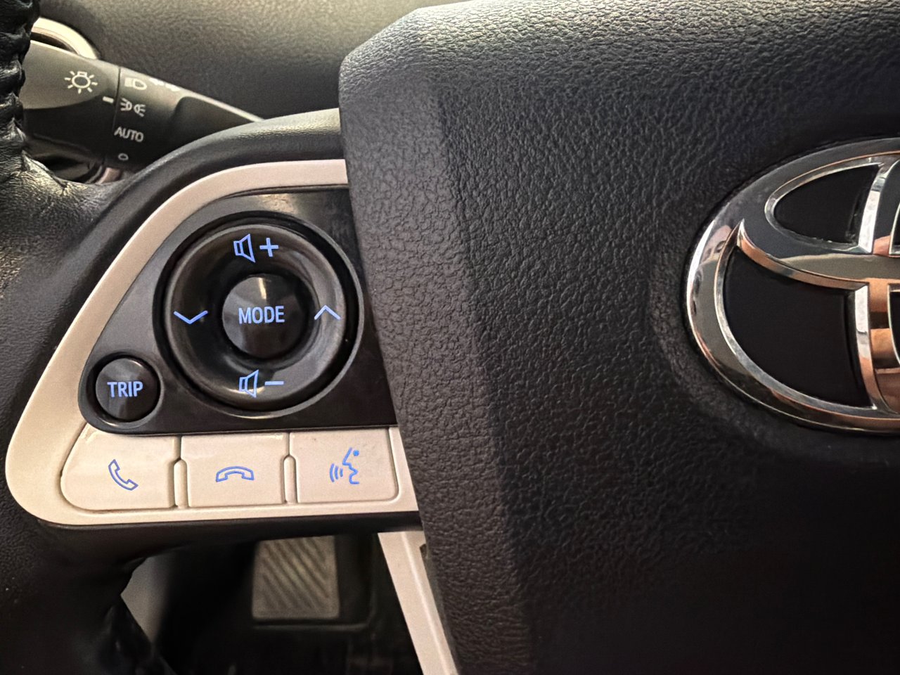 2017 Toyota Prius Prime-26