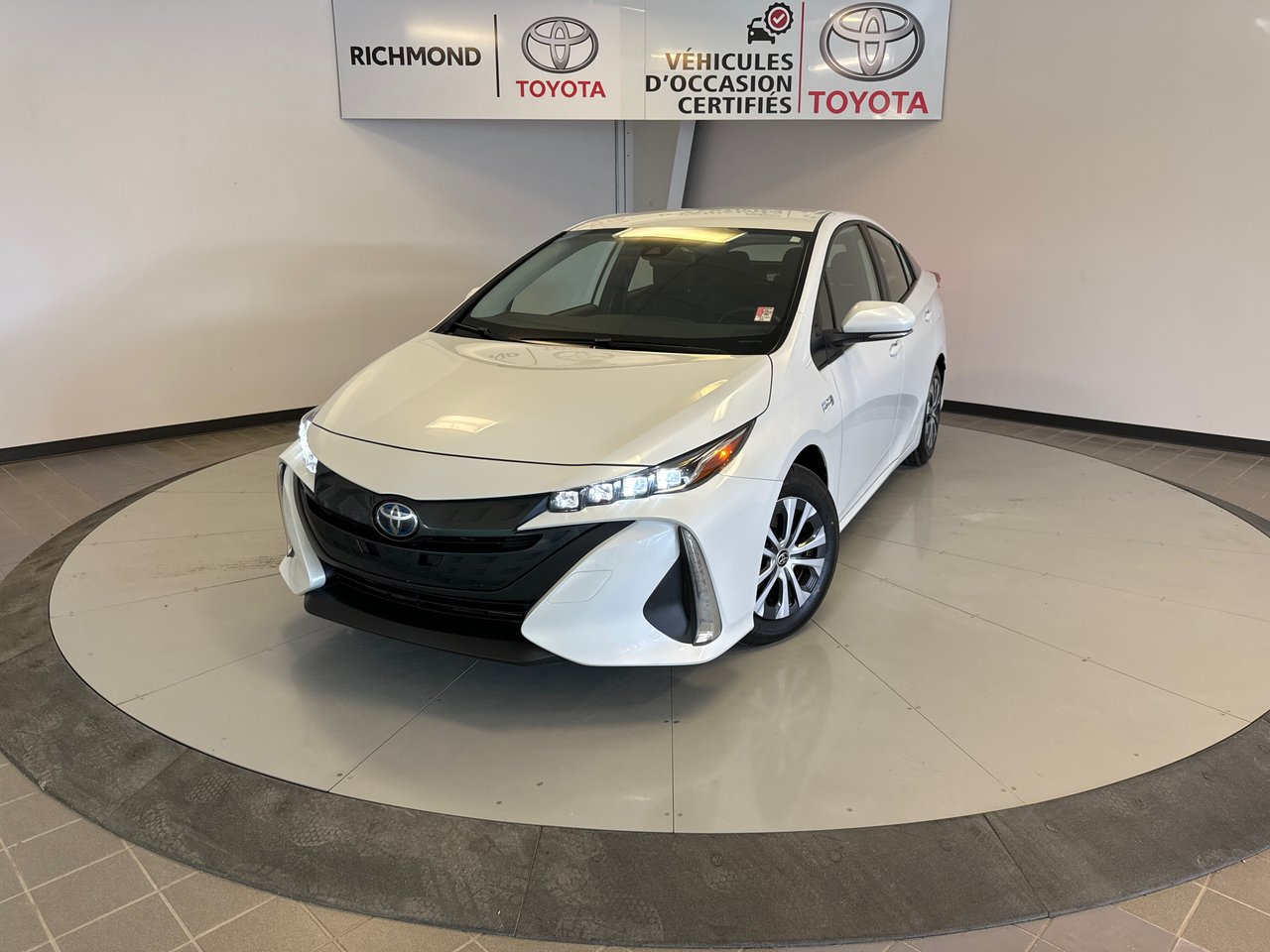 Used 2021 Toyota Prius Prime with 102,226 km for sale at Otogo