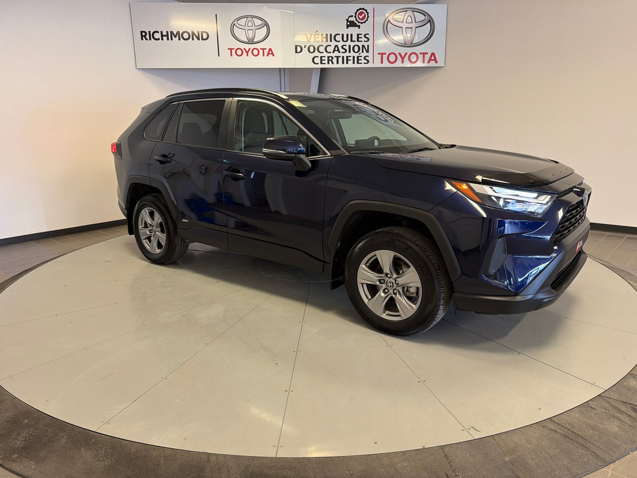2023 Toyota RAV4 Hybrid XLE-11