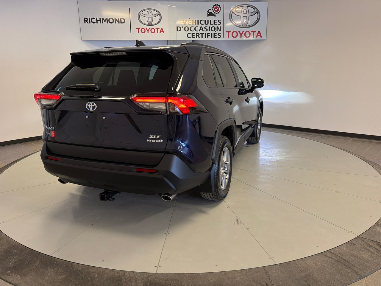 2023 Toyota RAV4 Hybrid XLE-7