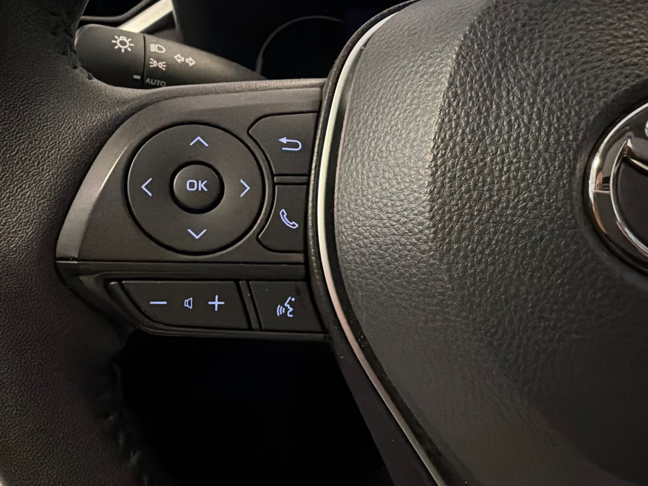 2023 Toyota RAV4 Hybrid XLE-30