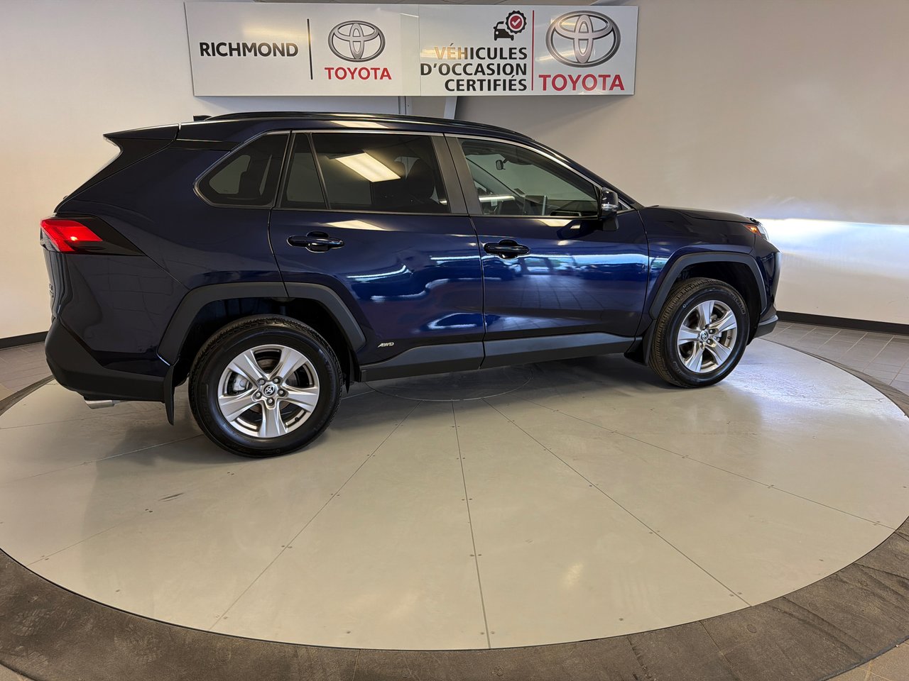2023 Toyota RAV4 Hybrid XLE-9