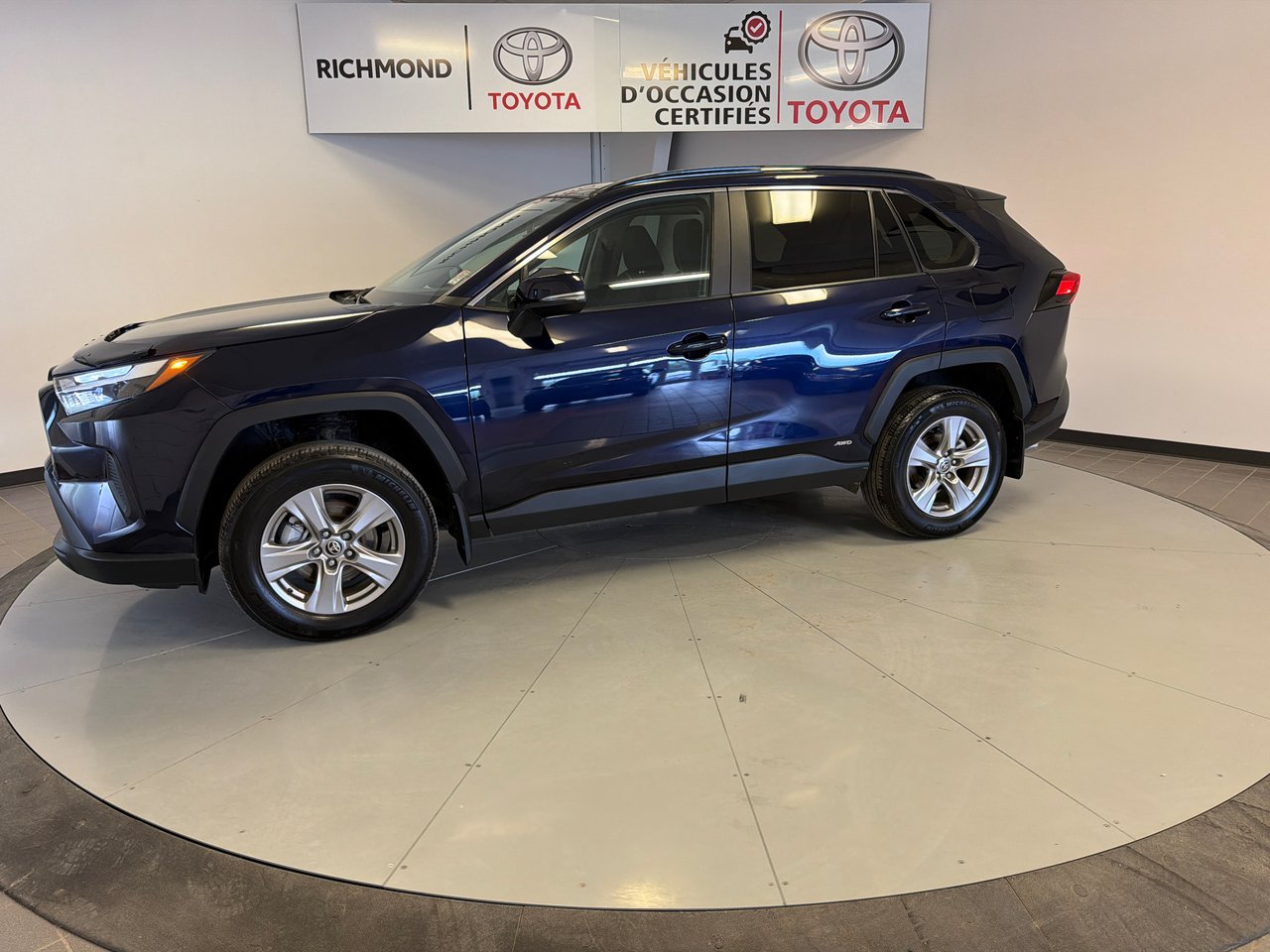 2023 Toyota RAV4 Hybrid XLE-2