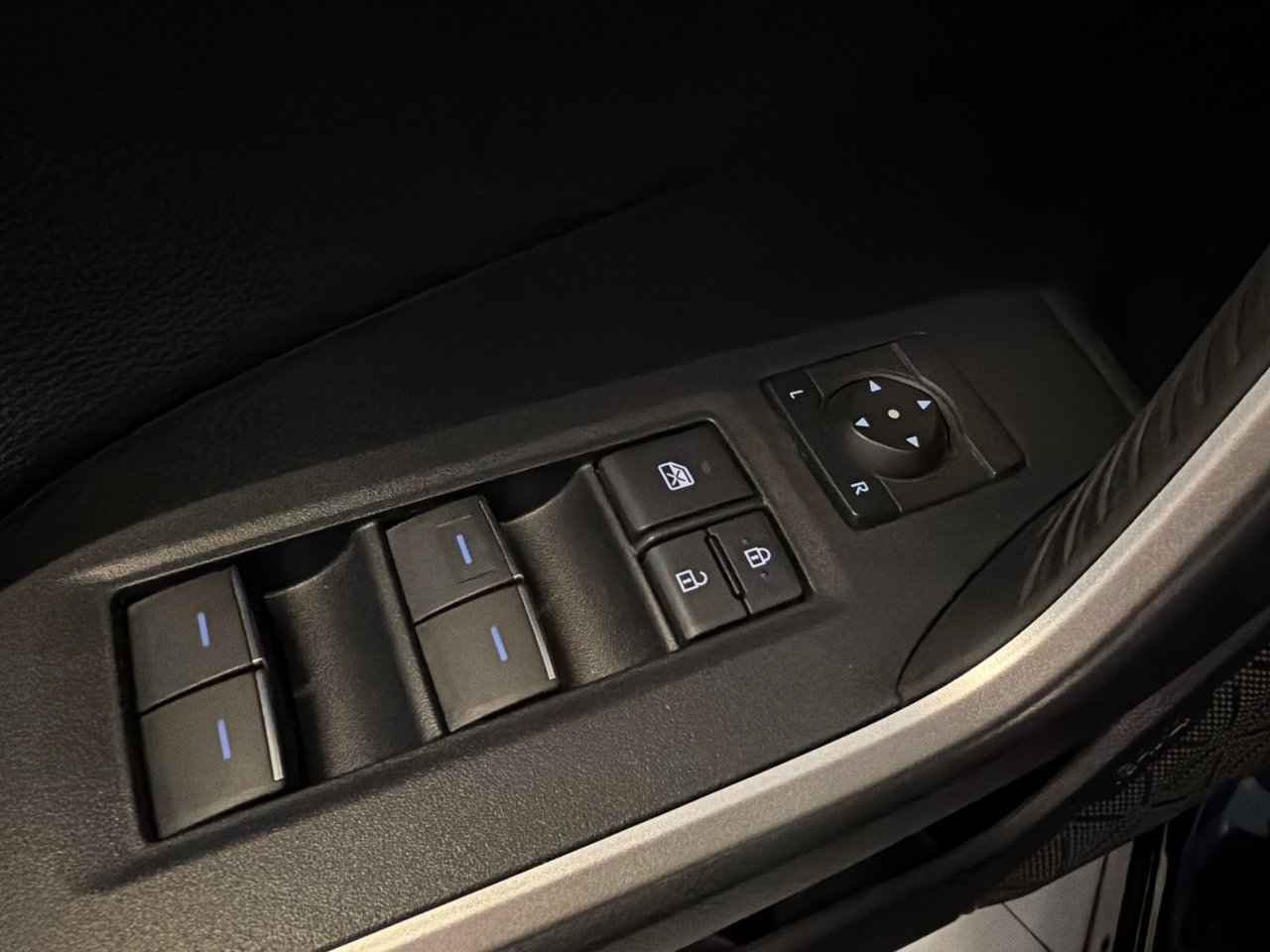 Toyota RAV4 Plug-in Hybrid XSE AWD 2023-33