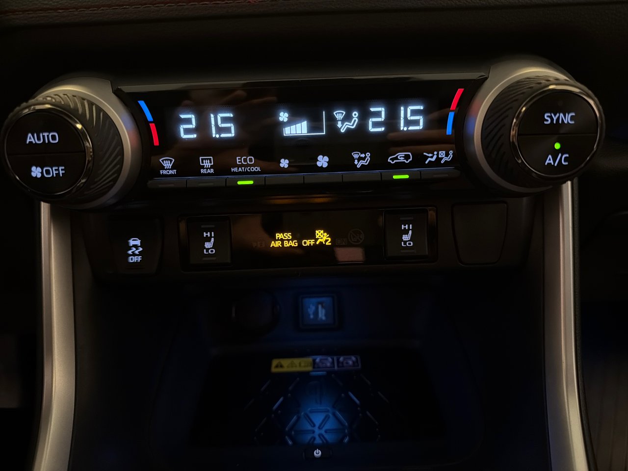 Toyota RAV4 Plug-in Hybrid XSE AWD 2023-28