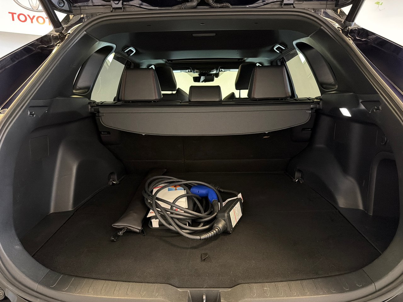 Toyota RAV4 Plug-in Hybrid XSE AWD 2023-18