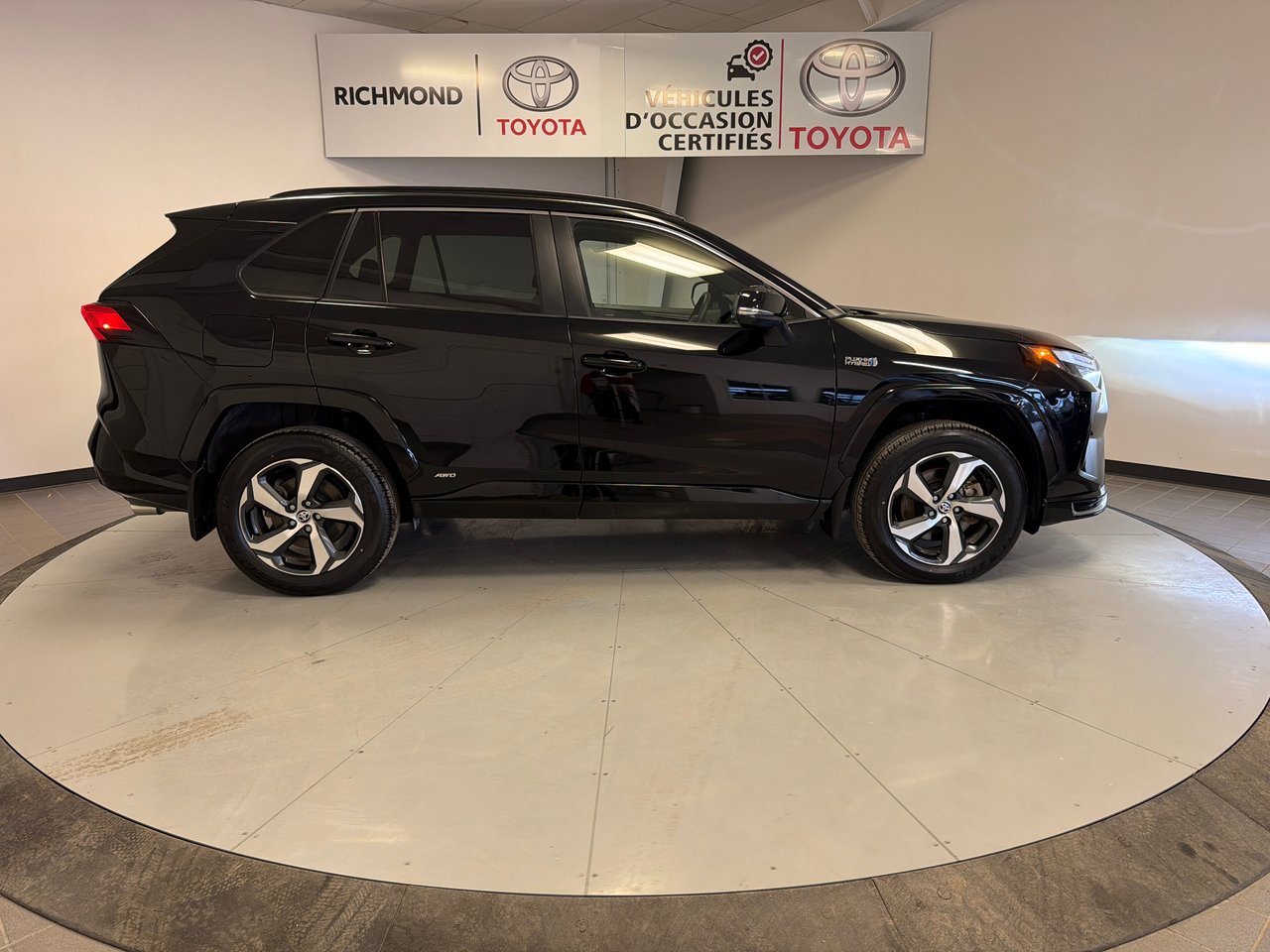 2024 Toyota RAV4 Plug-in Hybrid SE AWD *TRÈS BEAU VÉHICULE*-9