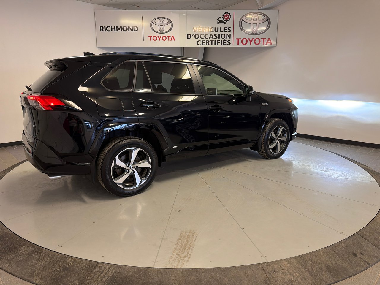 2024 Toyota RAV4 Plug-in Hybrid SE AWD *TRÈS BEAU VÉHICULE*-8