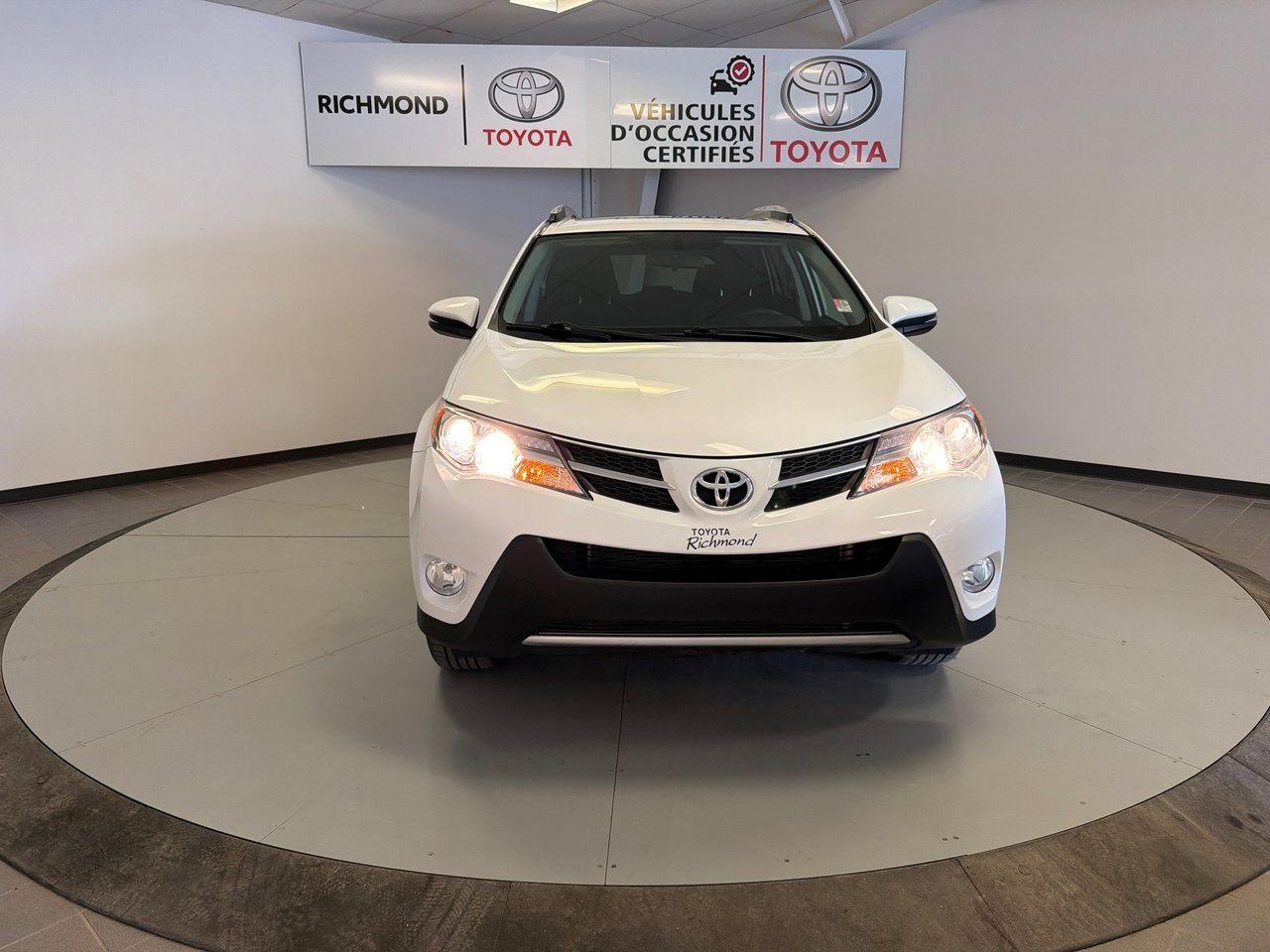 2014 Toyota RAV4 XLE-12
