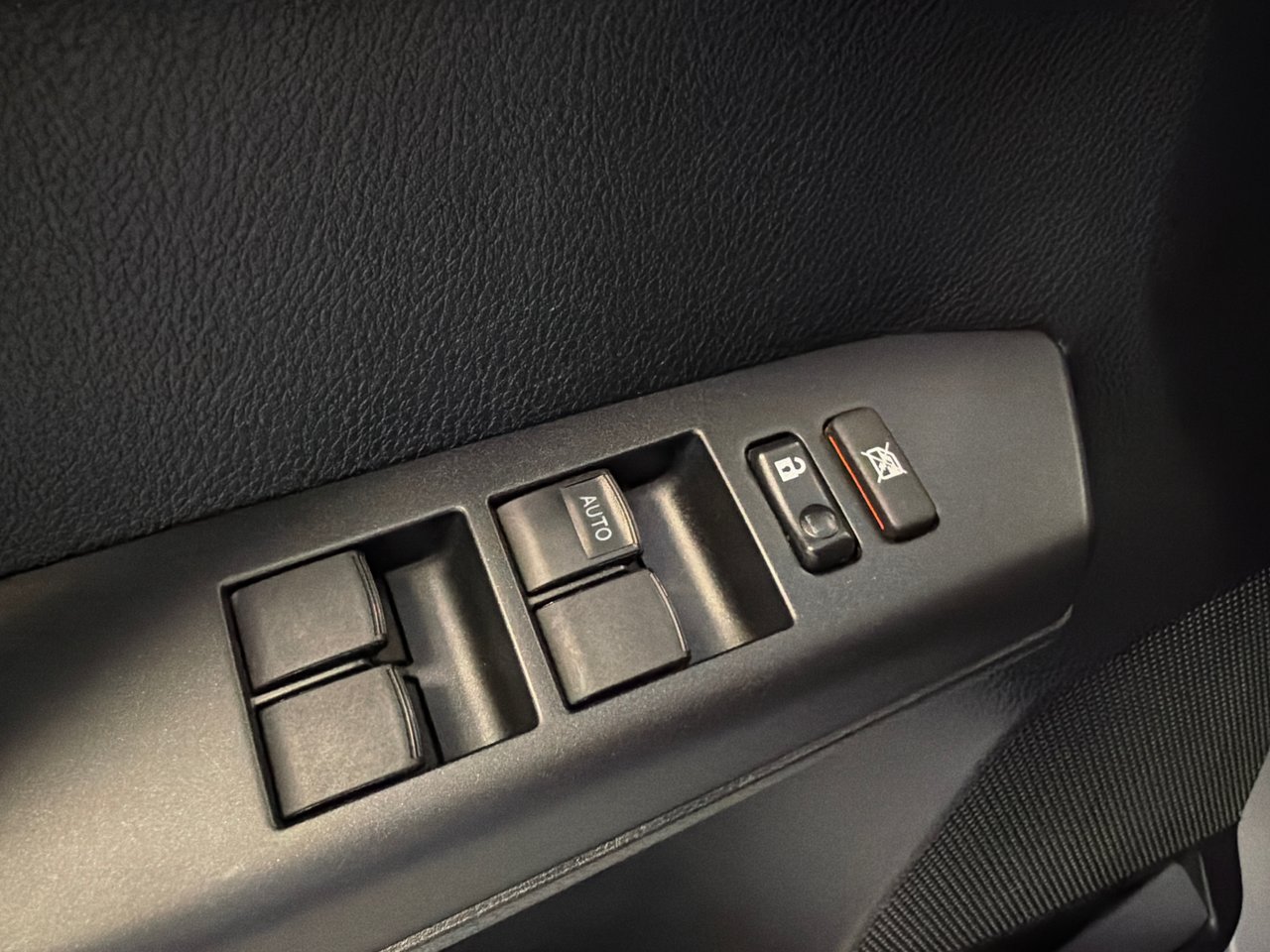 2017 Toyota RAV4 LE-31