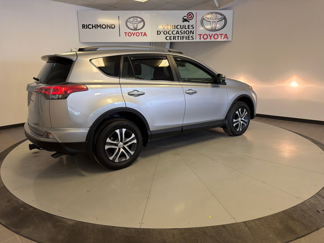 2017 Toyota RAV4 LE-9