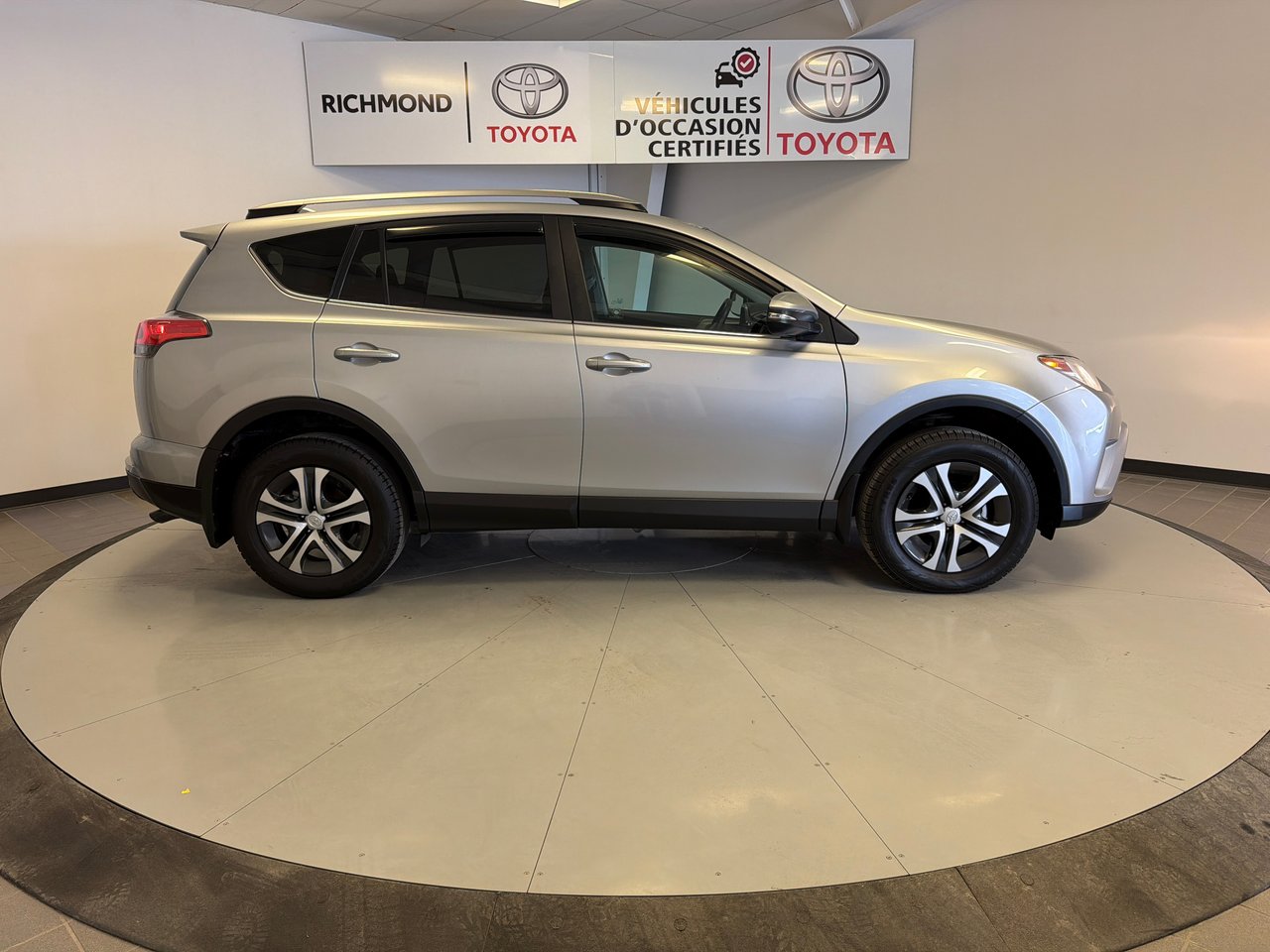 2017 Toyota RAV4 LE-10