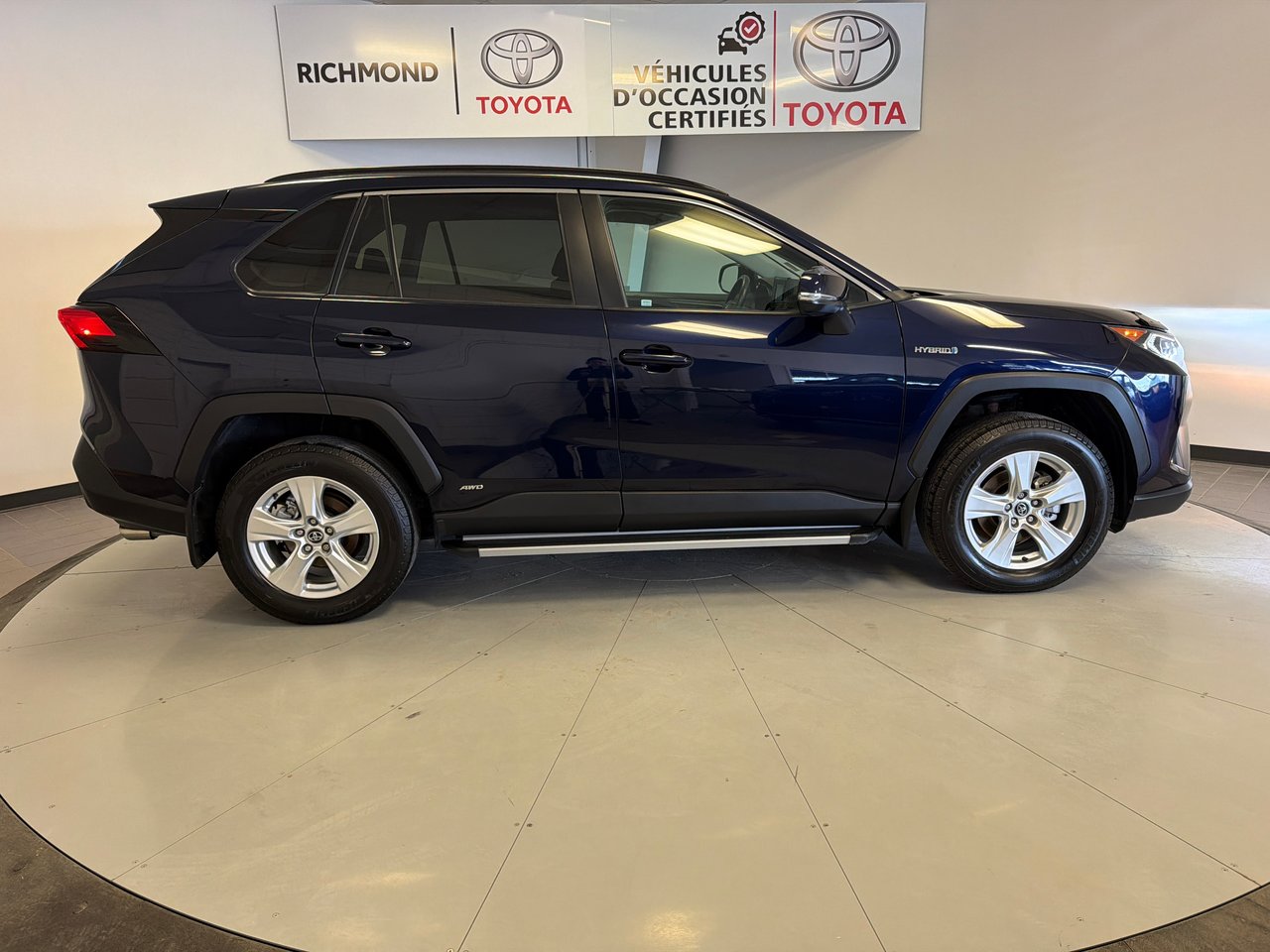 2019 Toyota RAV4 Hybrid XLE-9