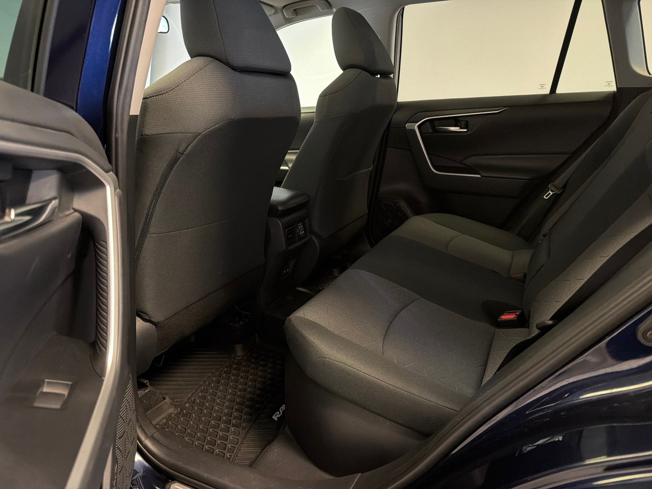 2019 Toyota RAV4 Hybrid XLE-16
