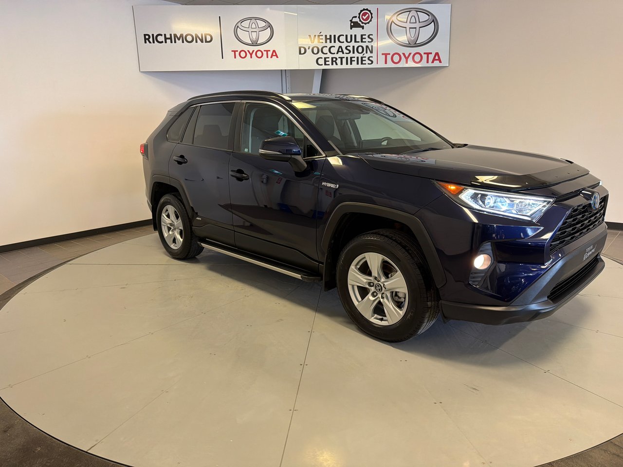 2019 Toyota RAV4 Hybrid XLE-10
